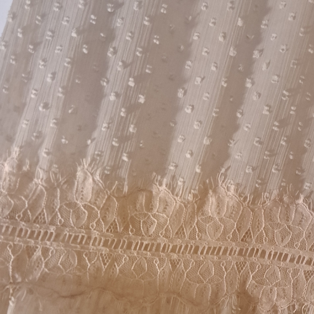 Elegant Cream Lace Women's Top - Picture 10 of 10
